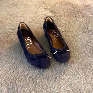 Beautiful, classy cozy pair of AGL shoes/fiats very low heel made in Italy 🇮🇹